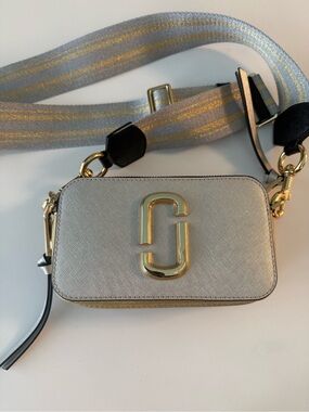Marc Jacobs never used Metallic Silver Crossbody Camera Bag with Gold Hardware